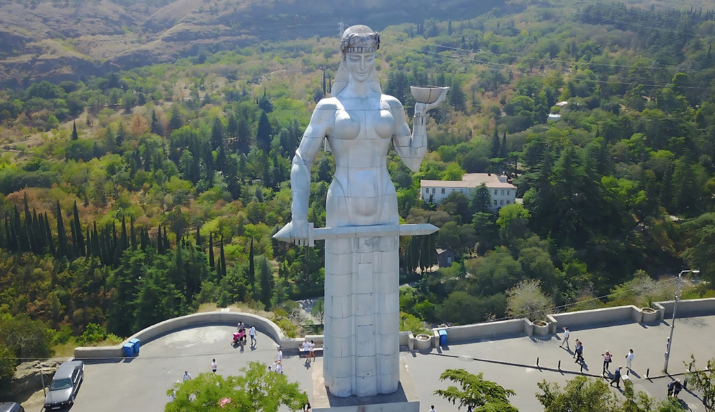 29 Ekim Özel Thy İle Uçaklı Bambaşka Batum Tiflis Kars Erzurum Doğu Ekspresi Turu (3 Gece Otel Konaklamalı)  : Özlemle Beklediğimiz Kısa Doğu Üçgeni Turumuz İçin Gürcistan Ülkesinin Batumu İle Turumuza Başlıyoruz. Başkent Tiflis'i, Doğu Anadolunun Kars'ı ve Ani Harabelerini Geziyoruz, Kars - Erzurum Doğu Ekspresi Tren Yolculuğu Yapıyoruz ve Erzurum'dan Geri Dönüyoruz..