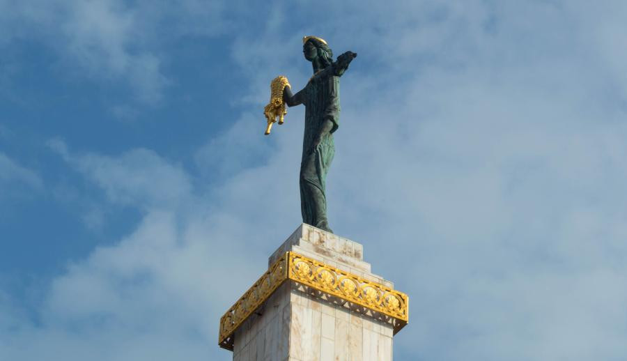 29 Ekim Özel Thy İle Uçaklı Bambaşka Batum Tiflis Kars Erzurum Doğu Ekspresi Turu (3 Gece Otel Konaklamalı)  : Özlemle Beklediğimiz Kısa Doğu Üçgeni Turumuz İçin Gürcistan Ülkesinin Batumu İle Turumuza Başlıyoruz. Başkent Tiflis'i, Doğu Anadolunun Kars'ı ve Ani Harabelerini Geziyoruz, Kars - Erzurum Doğu Ekspresi Tren Yolculuğu Yapıyoruz ve Erzurum'dan Geri Dönüyoruz..