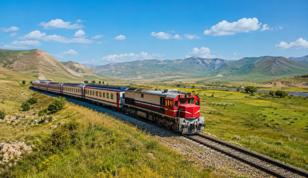29 Ekim Özel Thy İle Uçaklı Doğu Ekspresi Türkiye'nin Çatısı Van Kars Erzurum Turu ( Uçakla Gidiş Dönüş): Van'ın Kars'ın ve Erzurum’un Tüm Güzelliklerini Sizlere Sunuyoruz. Gidiş, Dönüş Uçak Biletleri Dahil, Kars Erzurum Doğu Ekspresi Tren Bileti Dahil
