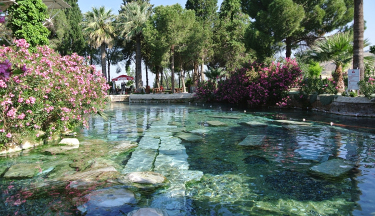 29 Ekim Özel Türkiye'nin Maldivleri Salda Gölü Pamukkale Çeşme Alaçatı Turu (1 Gece Otel Konaklamalı) : Şimdi Tatil Zamanı!! Turkuaz sularda bembeyaz kumlarda unutamayacağınız bir tatil deneyimi için sizleri Türkiye'nin Maldivleri Salda Gölü Çeşme Alaçatı Turumuza bekliyoruz..