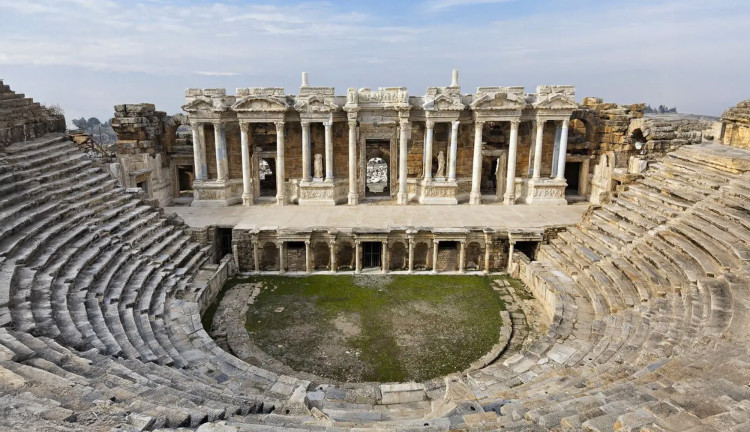 29 Ekim Özel Bozcaada Ayvalık Çeşme Pamukkale Salda Gölü Turu (2 Gece Otel Konaklamalı): Sıcaklardan Bunalan Misafirlerimizi Ege'nin Serin, Berrak Sularına ve Pamukkale Salda'nın Bembeyaz Güzellikleri Sergiliyoruz. 