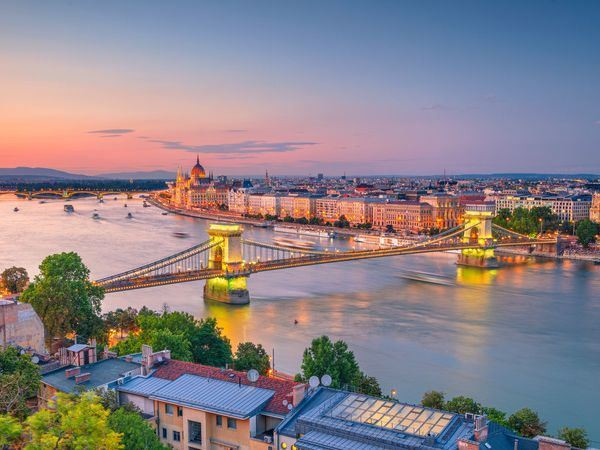 Ajet Hava Yolları İle Noel Pazarları Budapeşte Masalı Turu ( 3 Gece Otel Konaklamalı ): Ajet Hava Yolları İle Uçuş İmkanı
3 Gece Budapeşte Otel Konaklama 
3 Sabah Kahvaltısı Fiyata Dahil
Noel Pazarları Turu