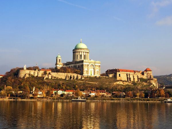 Ajet Hava Yolları İle Noel Pazarları Budapeşte Masalı Turu ( 3 Gece Otel Konaklamalı ): Ajet Hava Yolları İle Uçuş İmkanı
3 Gece Budapeşte Otel Konaklama 
3 Sabah Kahvaltısı Fiyata Dahil
Noel Pazarları Turu