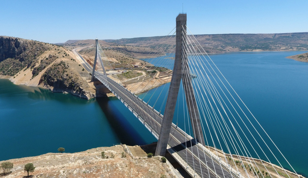 29 Ekim Özel Uçaklı Kuzey Mezopotamya Gap Turu (4 Gece Otel Konaklamalı): Doya Doya Mezopotamya'yı Gezmeye Güney Doğu Anadolu Bölgesine doğru yola çıktık. Siz Değerli Misafirlerimizi Güney Doğu Anadolu’yu Keşfetmeye, Peygamberler Diyarını Gezmeye Davet Ediyoruz.