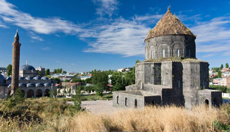 29 Ekim Özel Uçaklı Güneyden Kuzeye Diyarbakır Bitlis Tatvan Van Nahçıvan Kars Erzurum Turu (4 Gece Otel Konaklamalı): SSC TUR Farkı İle Gap ve Doğu Turu Deneyimi Yaşama Ne Dersiniz? Sizleri Günehttps://app.ssc.com.tr/edit/8614#step3y Doğu Anadolu’yu Keşfetmeye, Kafkaslar Diyarını Selamlamaya Davet Ediyoruz..