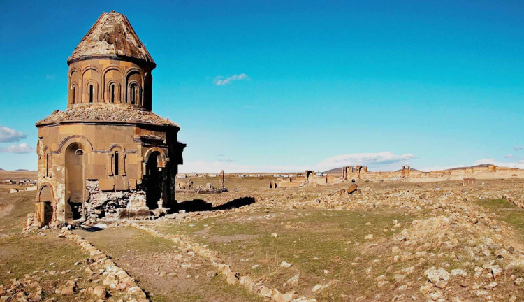 29 Ekim Özel Uçaklı Güneyden Kuzeye Diyarbakır Bitlis Tatvan Van Nahçıvan Kars Erzurum Turu (4 Gece Otel Konaklamalı): SSC TUR Farkı İle Gap ve Doğu Turu Deneyimi Yaşama Ne Dersiniz? Sizleri Günehttps://app.ssc.com.tr/edit/8614#step3y Doğu Anadolu’yu Keşfetmeye, Kafkaslar Diyarını Selamlamaya Davet Ediyoruz..
