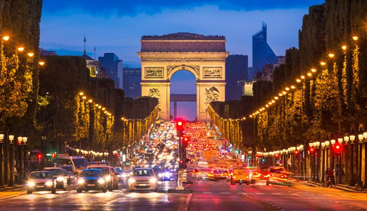 Paris & Disneyland Turu THY Disneyland Konaklaması ve Park Girişi Dahil Sömestre Özel 2027