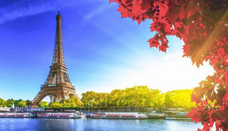 Paris & Disneyland Turu THY Disneyland Konaklaması ve Park Girişi Dahil Sömestre Özel 2027