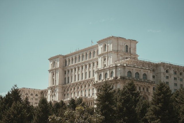 29 Ekim Özel Otobüslü Romanya Transilvanya ve Şatolar Masalı Turu (2 Gece Otel Konaklamalı): Otobüslü Romanya Bükreş Transilvanya ve Şatolar Turu ile balkanlardayız, Şatolar, Peles Şatosu, Drakula Şatosu, Bran Şatosu, Parlemonto Binası, Atatürk Büstü, Dimitrie Gusti Ulusal Köy Müzesi
Bükreş 2 Gece Konaklama
Yeşil Pasaporta Vizesiz