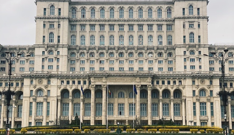 29 Ekim Özel Otobüslü Romanya Transilvanya ve Şatolar Masalı Turu (2 Gece Otel Konaklamalı): Otobüslü Romanya Bükreş Transilvanya ve Şatolar Turu ile balkanlardayız, Şatolar, Peles Şatosu, Drakula Şatosu, Bran Şatosu, Parlemonto Binası, Atatürk Büstü, Dimitrie Gusti Ulusal Köy Müzesi
Bükreş 2 Gece Konaklama
Yeşil Pasaporta Vizesiz