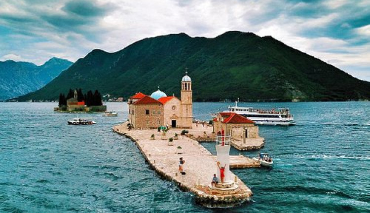 Ankara Hareketli PGS Ile Budva Karadag Turu Vizesiz  TGD-TGD