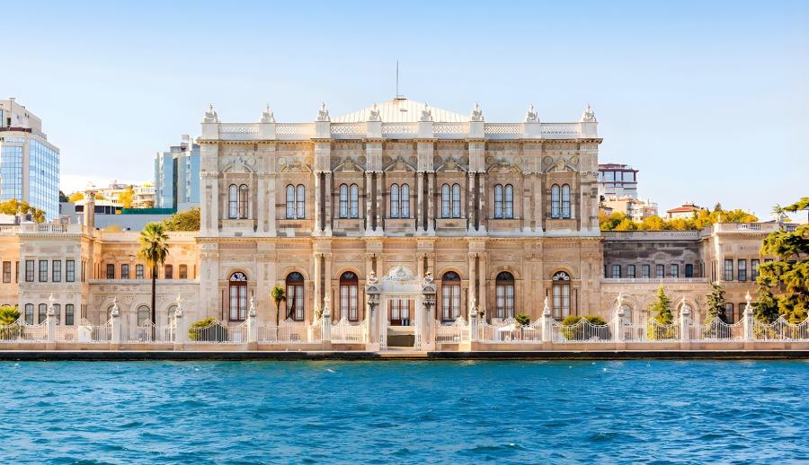 Ankara Çıkışlı Tarihi İstanbul Kültür ve Boğaz Turu (1 Gece Otel Konaklamalı): Şimdi İstanbul'da Olmak Vardı. Sabret Gönül Bir Gün Olur, Bu Hasret Biter, Bir Allı Turna Olsam, Karlı Dağları Aşsam
İstanbul'un Tarihi Dokusuyla Tanışmak İçin Tarih Kokulu Sokaklarından Asya ile Avrupa'yı Birbirine Bağlayan Boğazlarını Bizimle Gezmeye Sizleri Davet Ediyoruz.