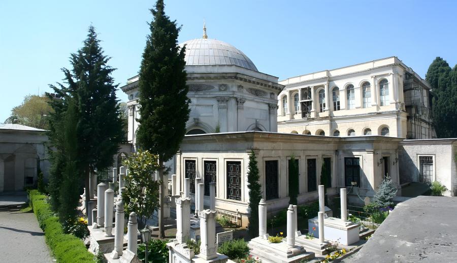 Ankara Çıkışlı Tarihi İstanbul Kültür ve Boğaz Turu (1 Gece Otel Konaklamalı): Şimdi İstanbul'da Olmak Vardı. Sabret Gönül Bir Gün Olur, Bu Hasret Biter, Bir Allı Turna Olsam, Karlı Dağları Aşsam
İstanbul'un Tarihi Dokusuyla Tanışmak İçin Tarih Kokulu Sokaklarından Asya ile Avrupa'yı Birbirine Bağlayan Boğazlarını Bizimle Gezmeye Sizleri Davet Ediyoruz.