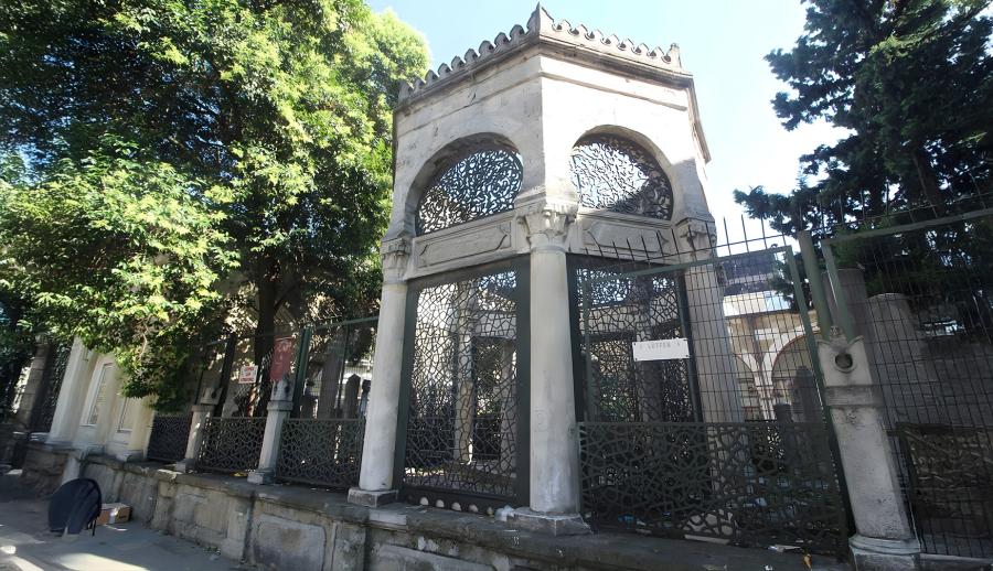 Ankara Çıkışlı Tarihi İstanbul Kültür ve Boğaz Turu (1 Gece Otel Konaklamalı): Şimdi İstanbul'da Olmak Vardı. Sabret Gönül Bir Gün Olur, Bu Hasret Biter, Bir Allı Turna Olsam, Karlı Dağları Aşsam
İstanbul'un Tarihi Dokusuyla Tanışmak İçin Tarih Kokulu Sokaklarından Asya ile Avrupa'yı Birbirine Bağlayan Boğazlarını Bizimle Gezmeye Sizleri Davet Ediyoruz.