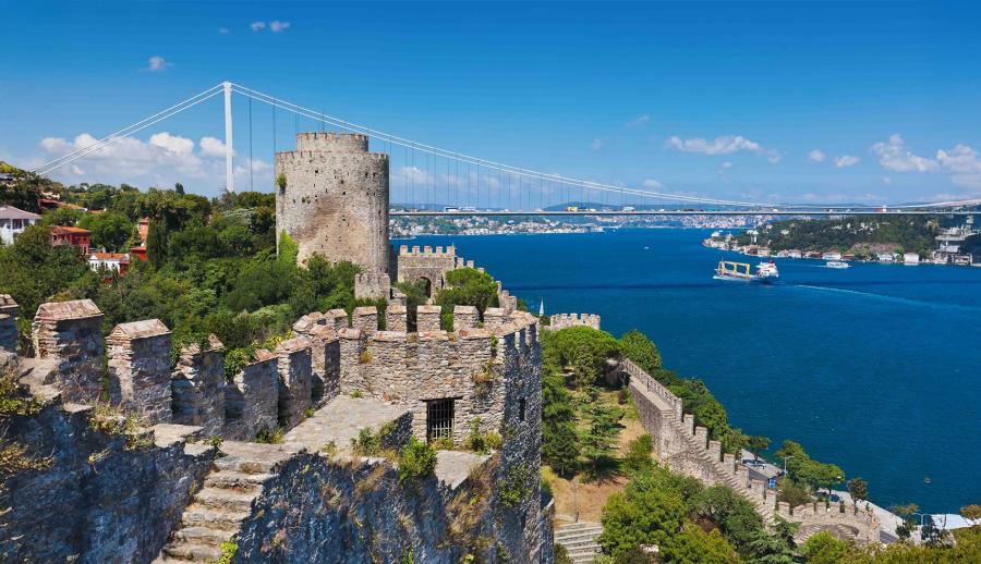 Ankara Çıkışlı Tarihi İstanbul Kültür ve Boğaz Turu (1 Gece Otel Konaklamalı): Şimdi İstanbul'da Olmak Vardı. Sabret Gönül Bir Gün Olur, Bu Hasret Biter, Bir Allı Turna Olsam, Karlı Dağları Aşsam
İstanbul'un Tarihi Dokusuyla Tanışmak İçin Tarih Kokulu Sokaklarından Asya ile Avrupa'yı Birbirine Bağlayan Boğazlarını Bizimle Gezmeye Sizleri Davet Ediyoruz.