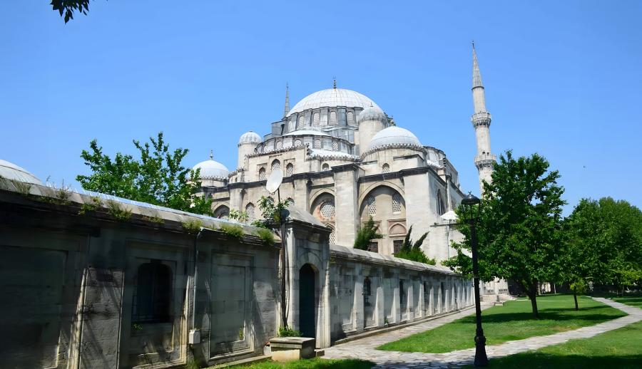 Ankara Çıkışlı Tarihi İstanbul Kültür ve Boğaz Turu (1 Gece Otel Konaklamalı): Şimdi İstanbul'da Olmak Vardı. Sabret Gönül Bir Gün Olur, Bu Hasret Biter, Bir Allı Turna Olsam, Karlı Dağları Aşsam
İstanbul'un Tarihi Dokusuyla Tanışmak İçin Tarih Kokulu Sokaklarından Asya ile Avrupa'yı Birbirine Bağlayan Boğazlarını Bizimle Gezmeye Sizleri Davet Ediyoruz.