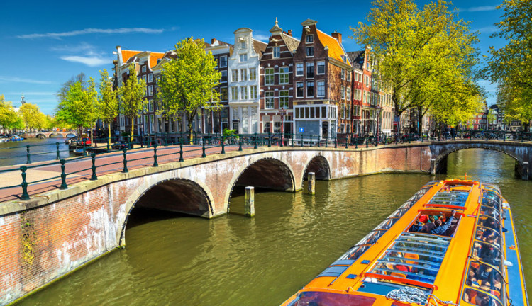 Ajet Hava Yolları İle Noel Pazarları Amsterdam Masalı Turu ( 3 Gece Konaklama ): Ajet Hava Yolları İle Uçuş
Noel Pazarları Turu
Amsterdam 3 Gece Konaklama
3 Sabah Kahvaltısı Fiyata Dahil
Amsterdam Panoramik Şehir Turu