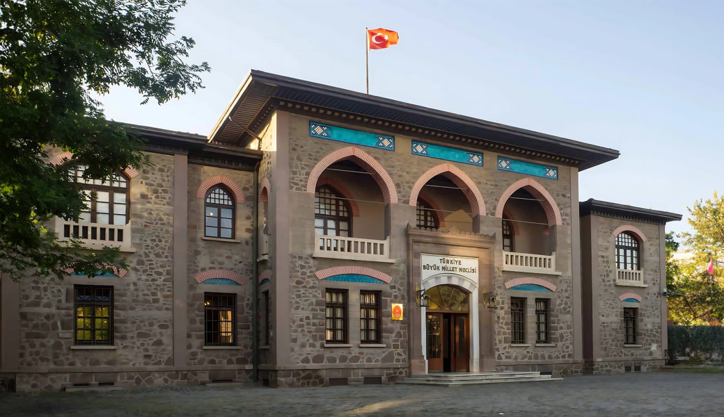 10 Kasım Özel Günübirlik Ata'mızı Anma Ankara Anıtkabir Turu: Cumhuriyet’imizin, ortak değerleri  Atatürk’ün ilke ve inkılaplarının izindeyiz. Atatürk’ün bizlere bıraktığı bu vatanı, ilelebet sonsuz neferi olacağız. SSC TUR olarak bizler de bu ülkeyi ve bu vatanı BAĞIMSIZLIĞIMIZI armağan eden Ata’mızı ebedi İstirahatgahın’da anıyoruz. 