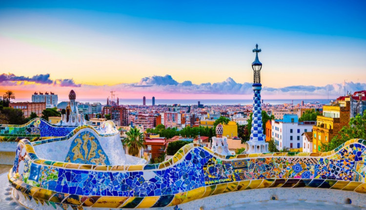 İzmir Hareketli İspanya'nın Kalbi Madrid & Barselona Turu Sunexpress Hava yolları ile Yaz Dönemi 5 Gece 6 Gün 2027 (MAD-BCN)