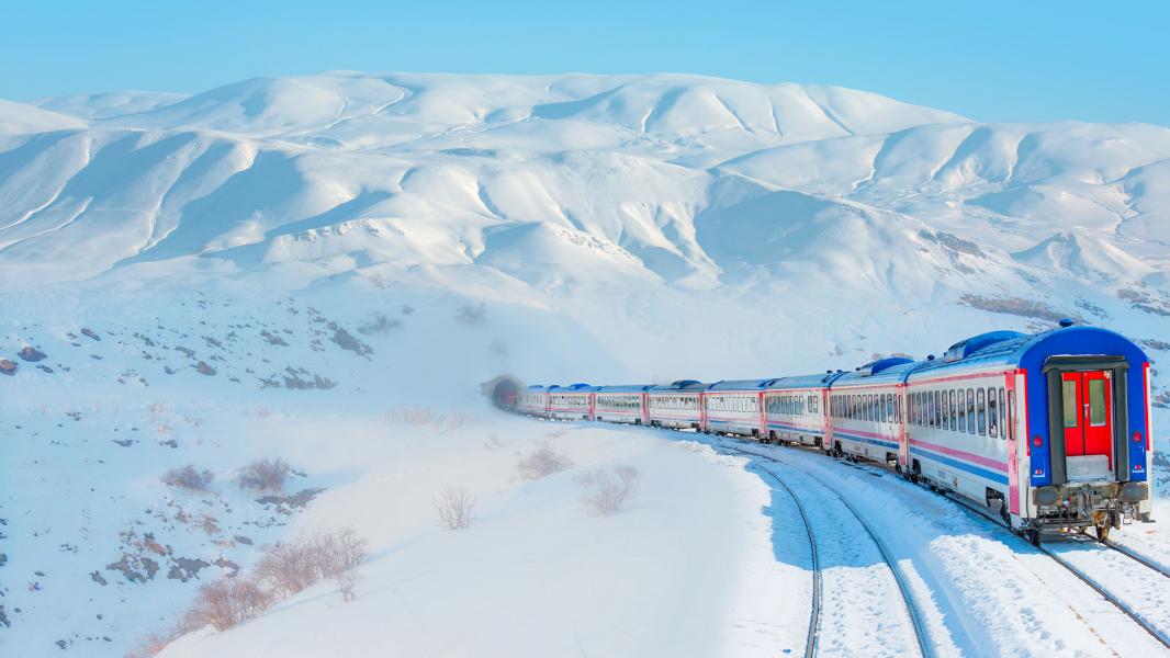 YATAKLI TREN İLE VAN KARS ERZURUM TURU UÇAK GİDİŞ TREN DÖNÜŞ