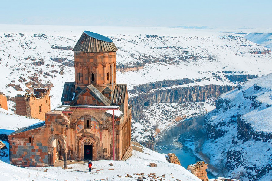 Turistik Doğu Ekspresi Tren Gidiş Uçak Dönüş Kars Turu 