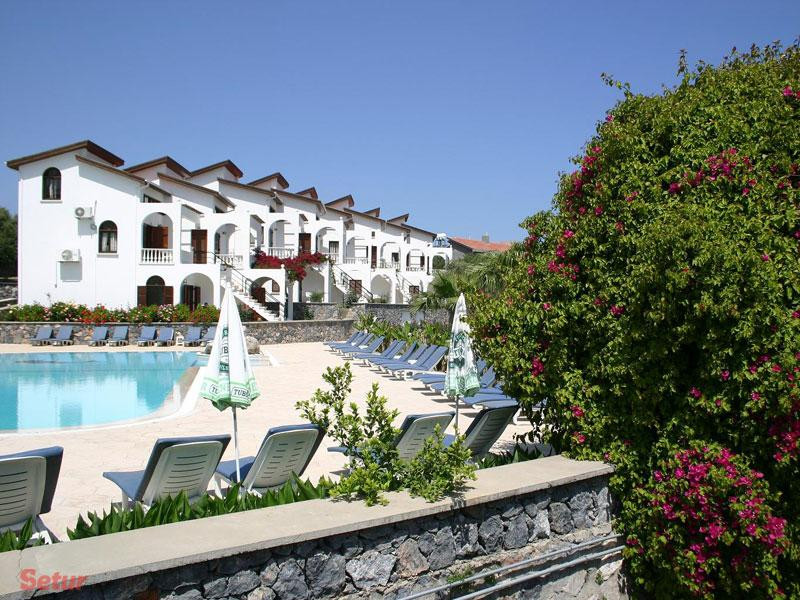 Kıbrıs Turu Acapulco Resort Hotel