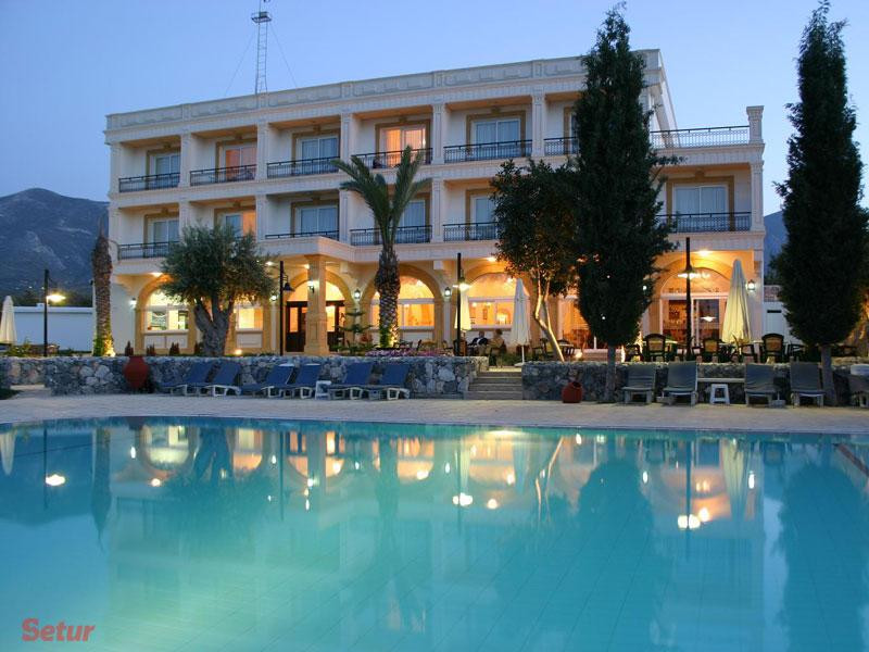 Kıbrıs Turu Acapulco Resort Hotel