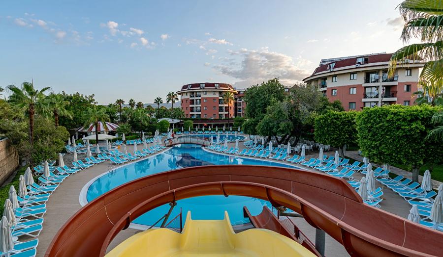Palmeras Beach Hotel