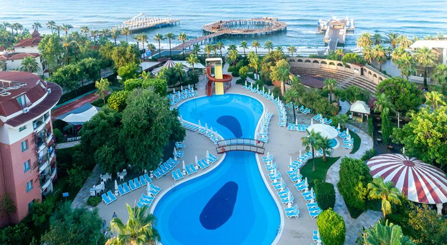 Palmeras Beach Hotel