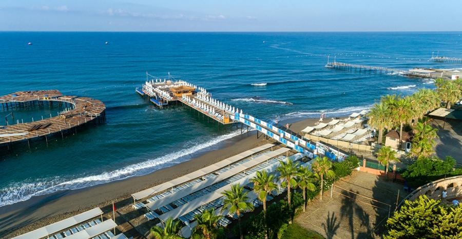 Palmeras Beach Hotel