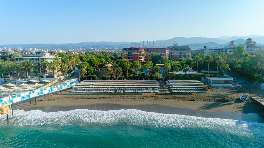 Palmeras Beach Hotel