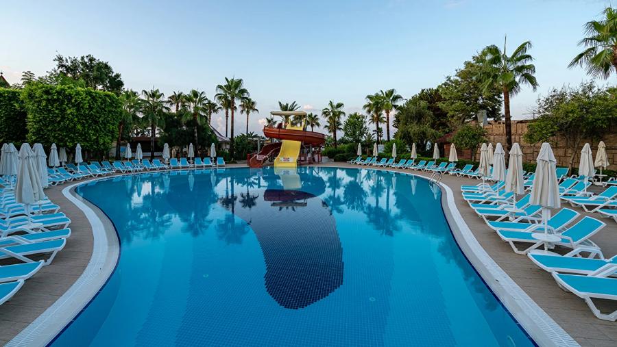 Palmeras Beach Hotel