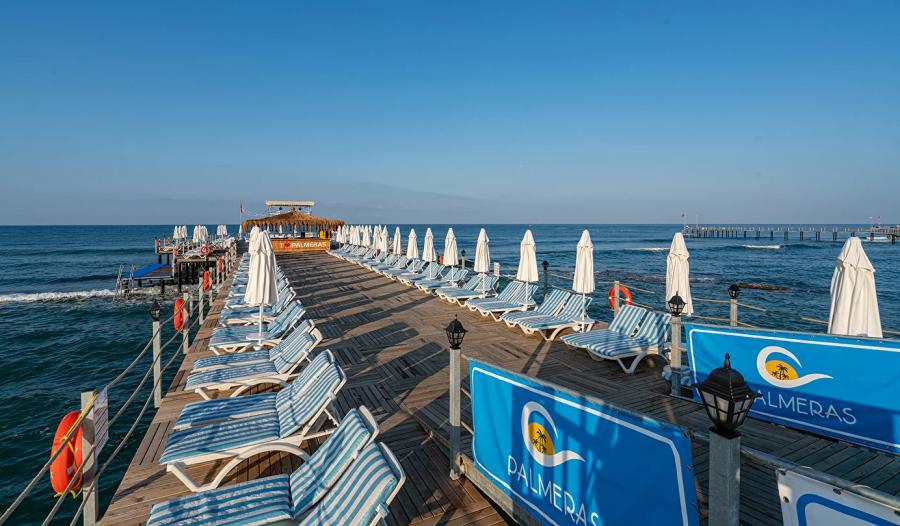 Palmeras Beach Hotel