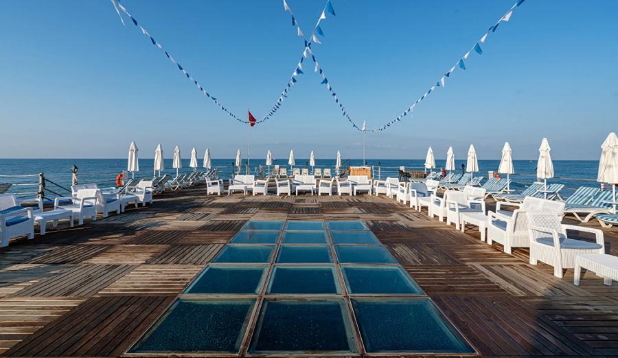 Palmeras Beach Hotel