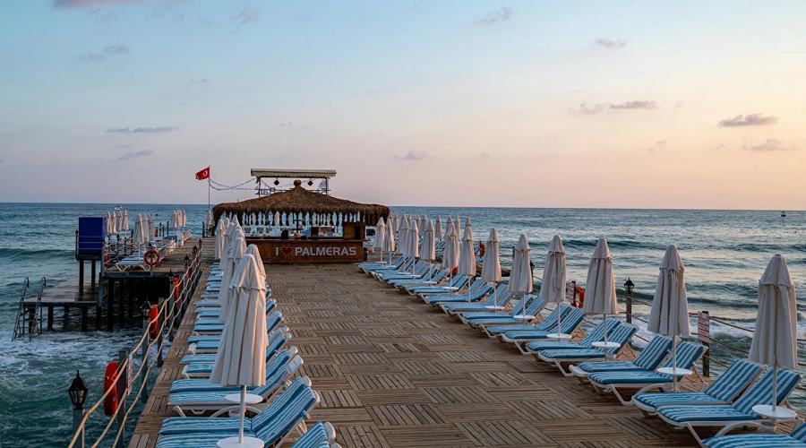 Palmeras Beach Hotel