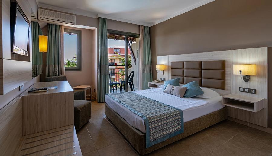 Palmeras Beach Hotel