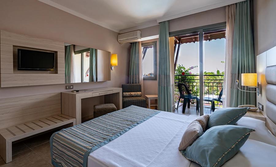 Palmeras Beach Hotel