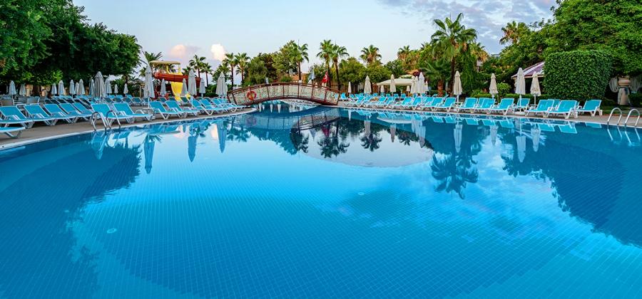 Palmeras Beach Hotel