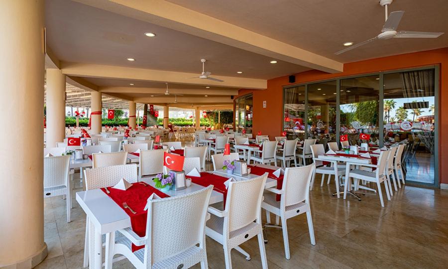 Palmeras Beach Hotel