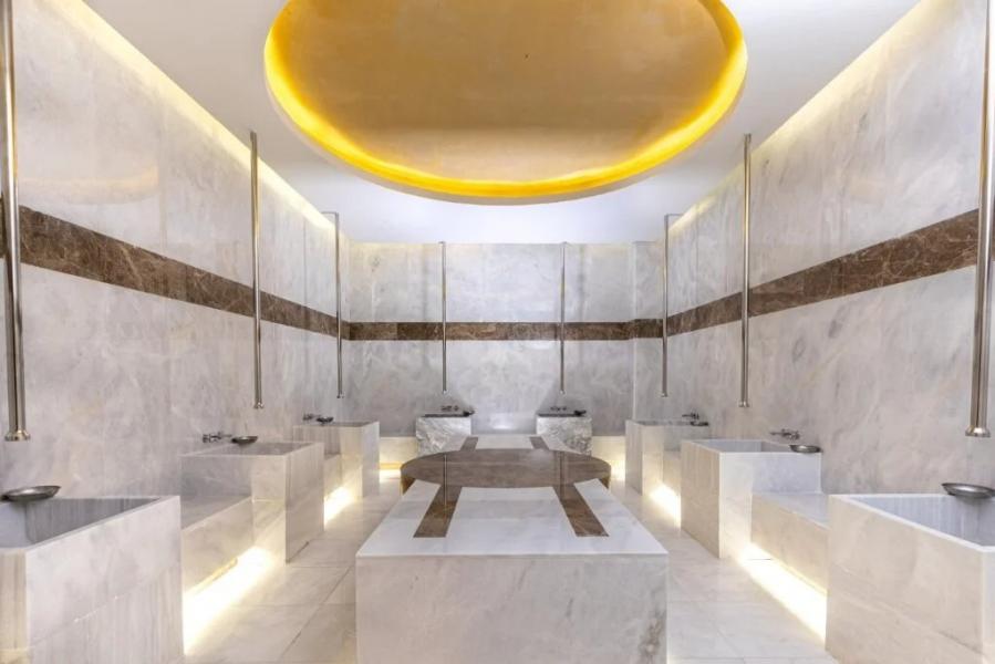 Serenity Queen Hotel