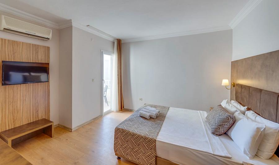 Smart Holiday Hotel
