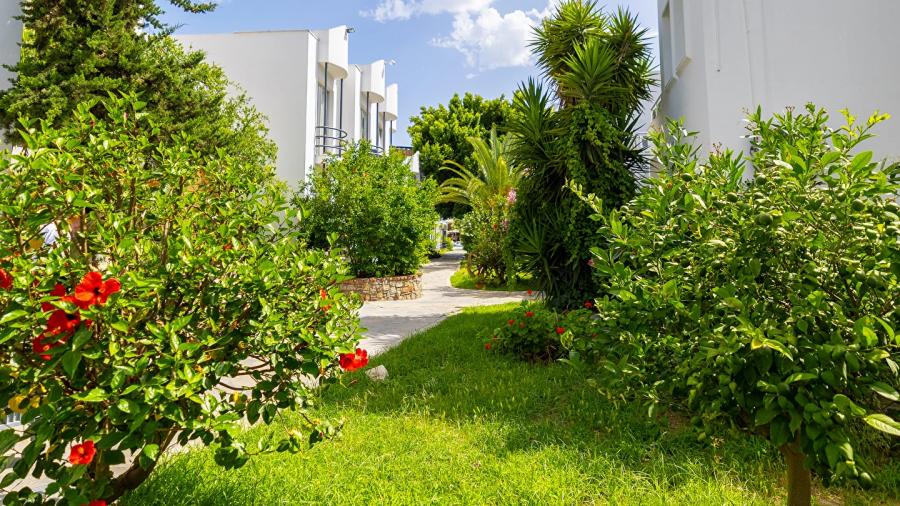 Ladonia Leo Beach Resort Hotel