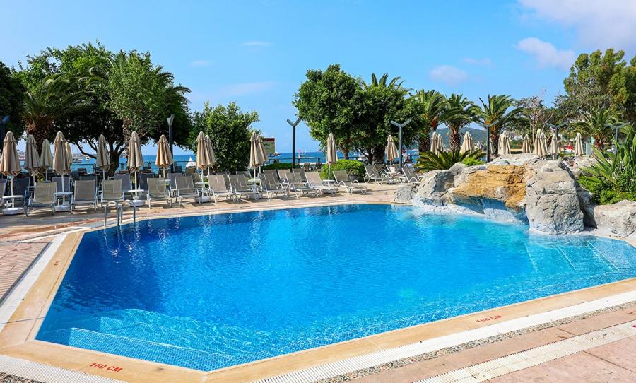 Royal Asarlık Beach Hotel