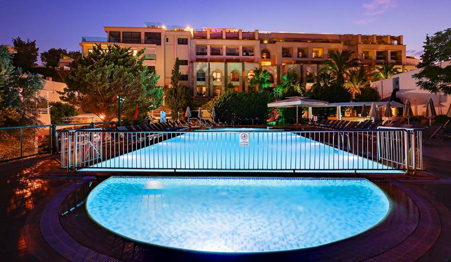 Royal Asarlık Beach Hotel