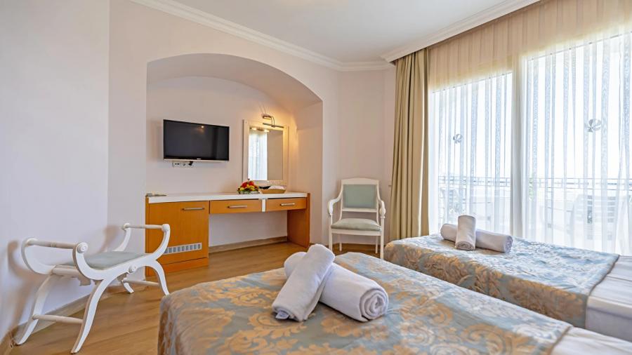Royal Asarlık Beach Hotel
