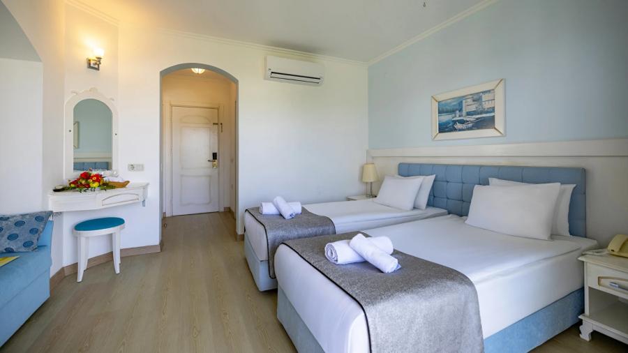Royal Asarlık Beach Hotel