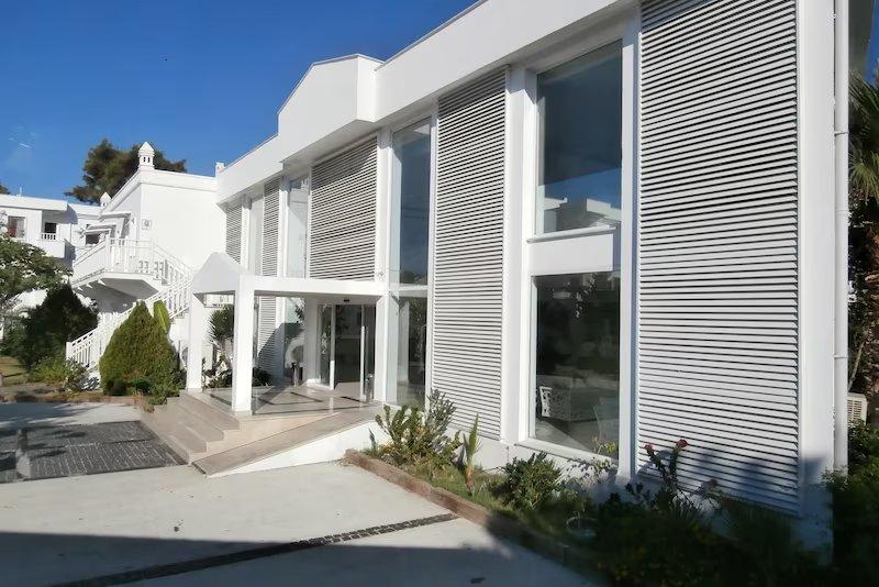 Bendis Beach Hotel