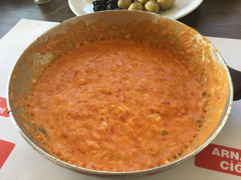 Çakallı Menemeni Nedir? Nerede Yenir?