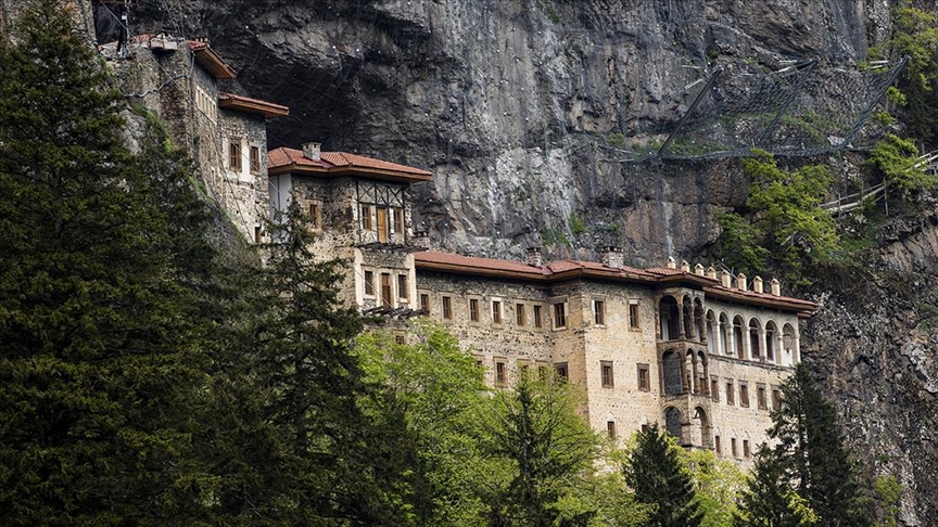Karadeniz ve Trabzon’da gezilecek yerler: Sümela Manastırı