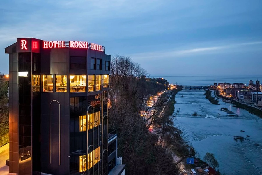 Rossi Luxury Hotel